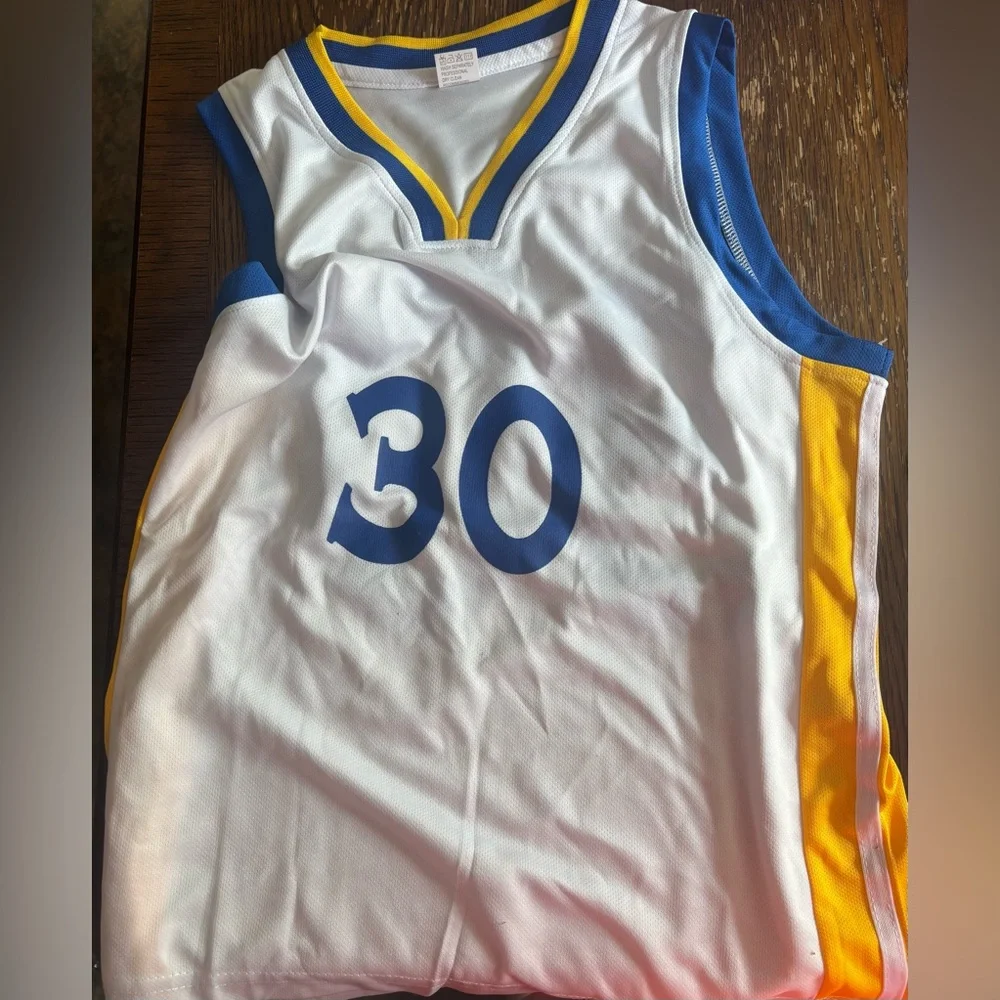 N/A white basketball